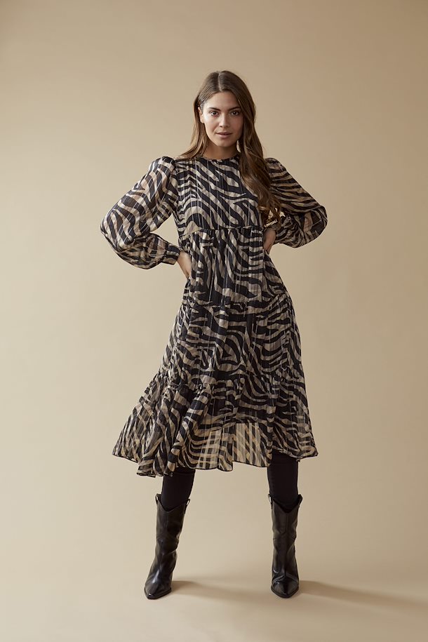 Black/Nomad Zebra Print Kleid von Kaffe - Shoppen Sie ...