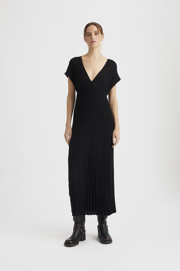Philana Dress in Black