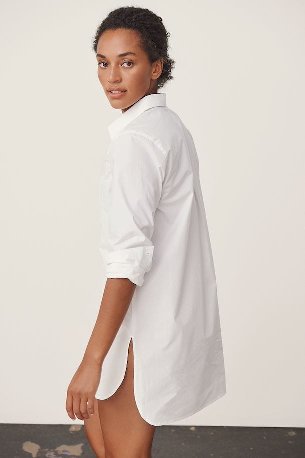 white long sleeved shirt