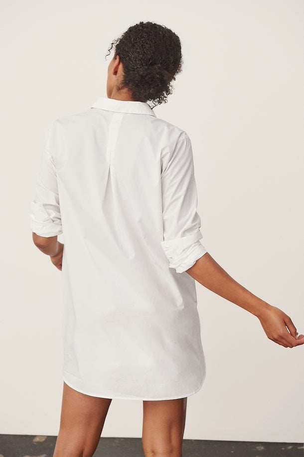 white long sleeved shirt