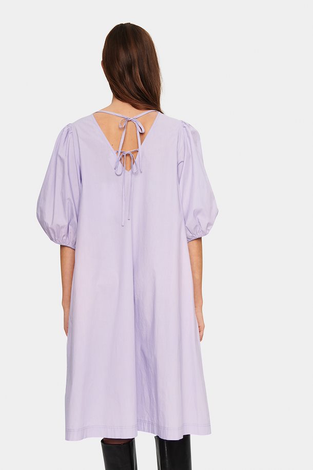 Lavender TajraSZ Kjole fra Saint Tropez – Køb Lavender TajraSZ Kjole str. XS-XXL her